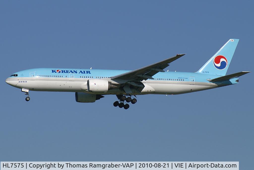 HL7575, 2000 Boeing 777-2B5/ER C/N 28445, Korean Air Boeing 777-200
