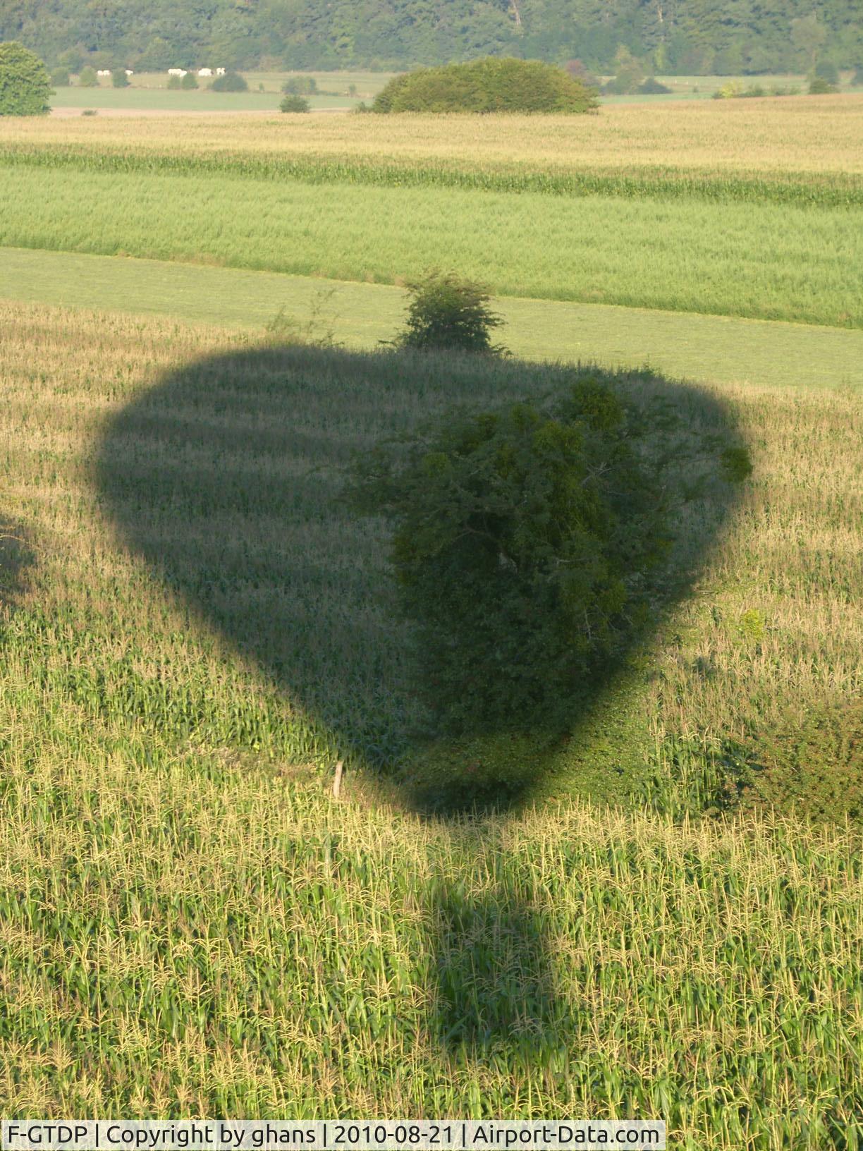 F-GTDP, Llopis Balloons MA 30 C/N 180, shadow of our balloon during flight from Hotton to Heyd