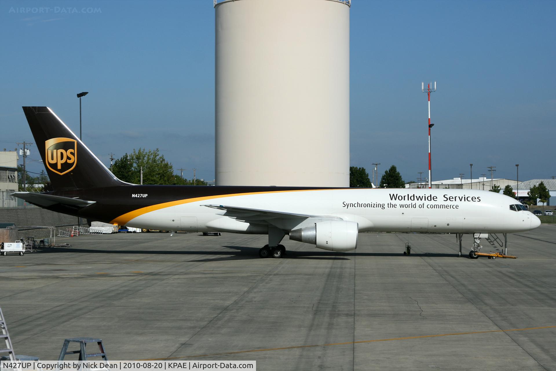N427UP, 1992 Boeing 757-24APF C/N 25458, KPAE