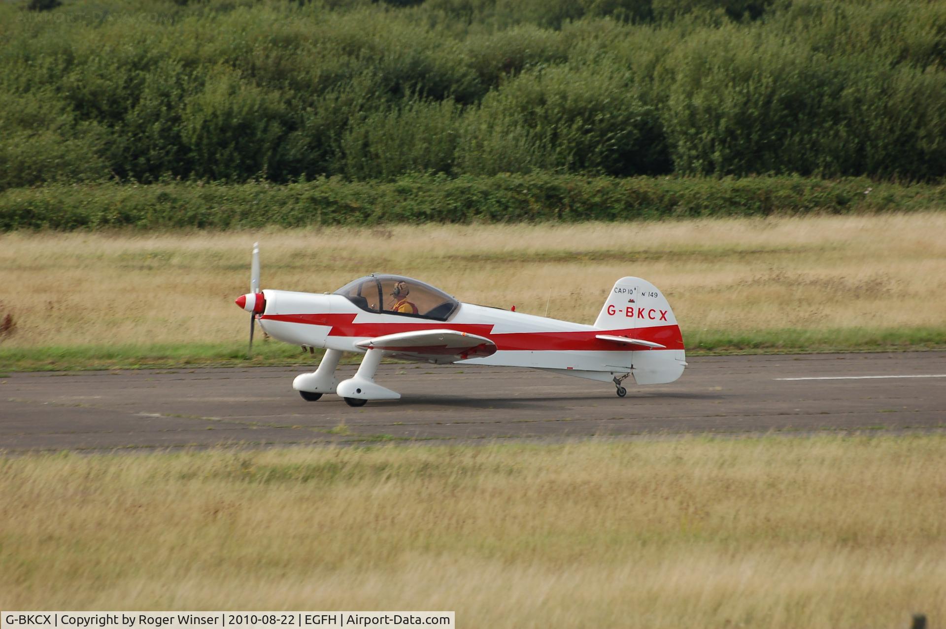G-BKCX, 1982 Mudry CAP-10B C/N 149, Landing Runway 22