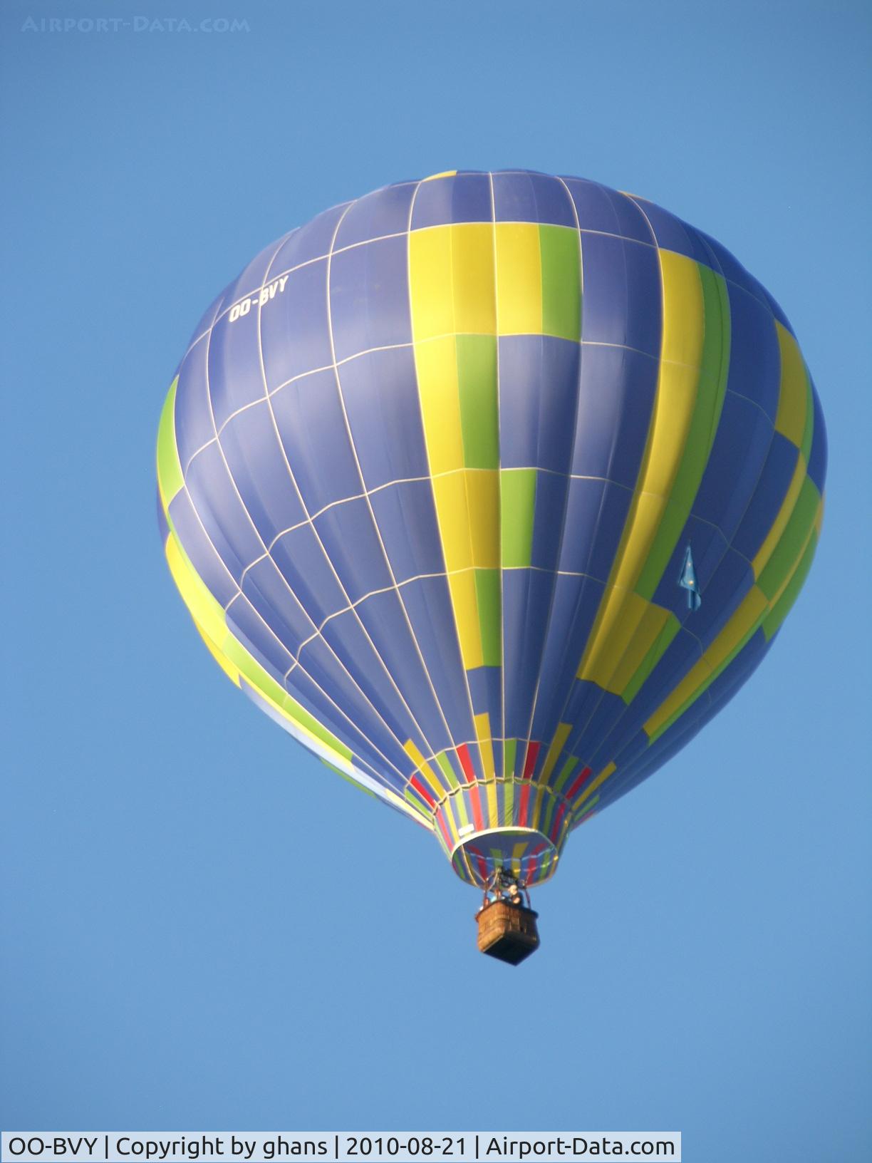 OO-BVY, 2003 Libert L.3000 C/N 304/028, @ Hotton 2010