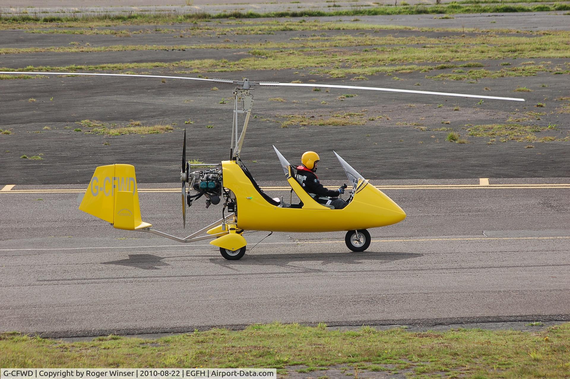 G-CFWD, 2009 Rotorsport UK MTOsport C/N RSUK/MTOS/006, Taxying to Runway 22