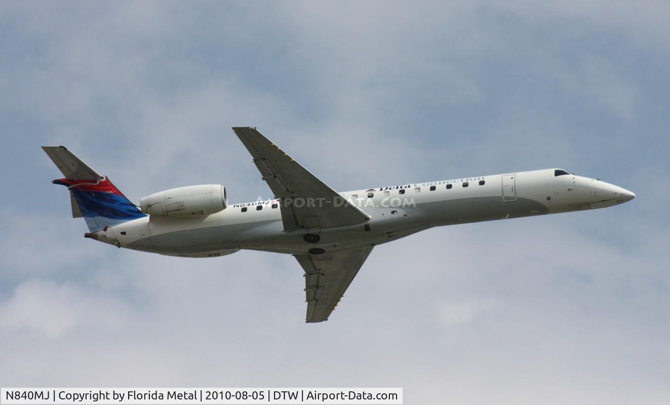 N840MJ, 2001 Embraer ERJ-145LR (EMB-145LR) C/N 145429, Freedom Air E145