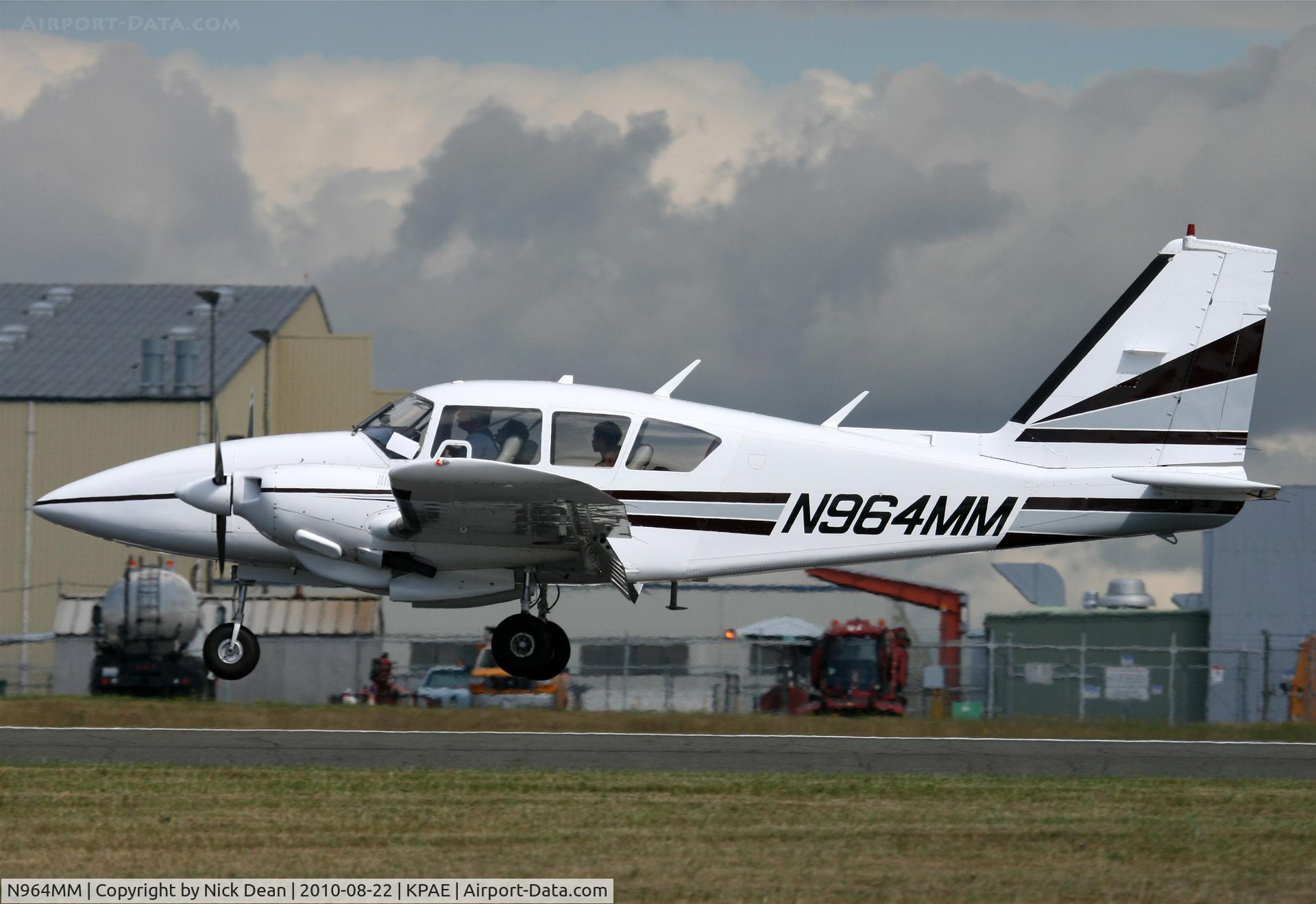 N964MM, 1978 Piper PA-23-250 Aztec C/N 27-7854132, KPAE Arriving on 34L from KCOE