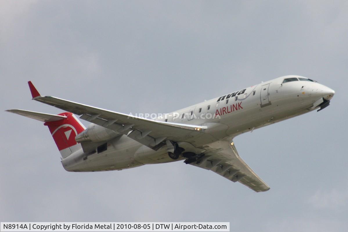 N8914A, 2004 Bombardier CRJ-200 (CL-600-2B19) C/N 7914, Pinnacle CRJ-200