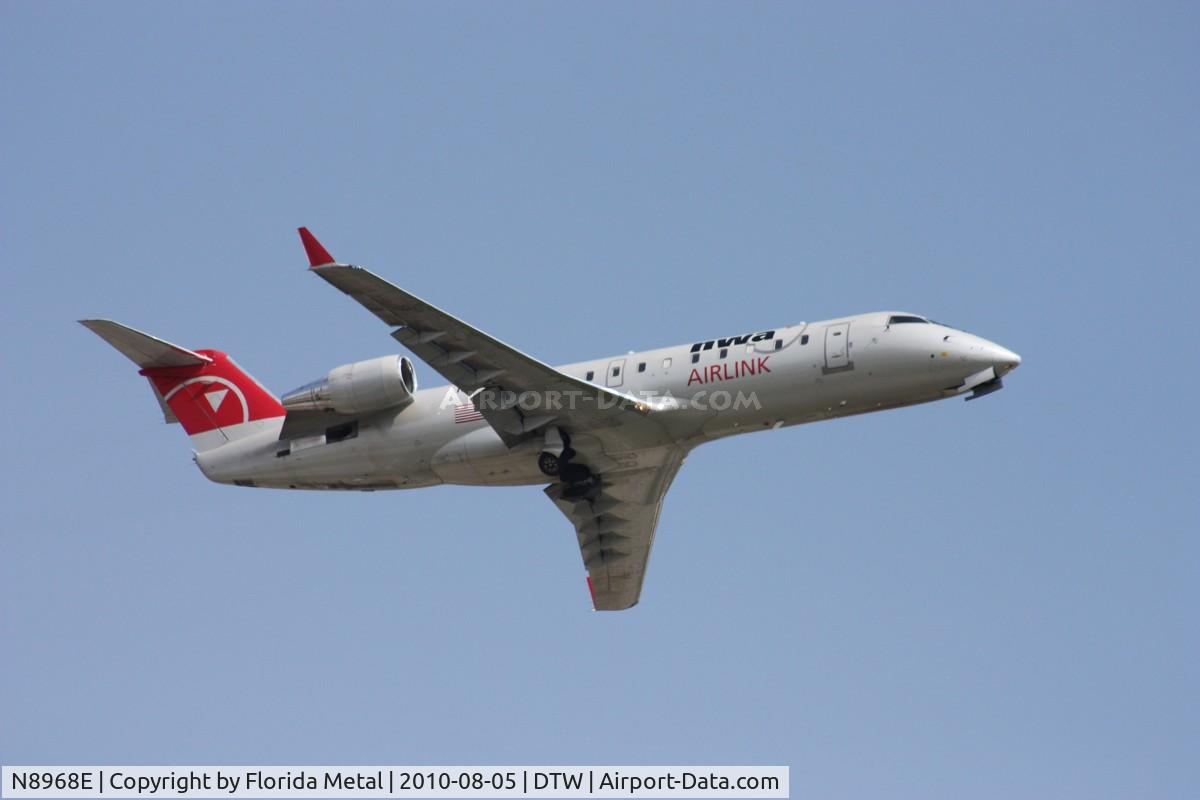 N8968E, 2004 Bombardier CRJ-200 (CL-600-2B19) C/N 7968, Pinnacle CRJ-200