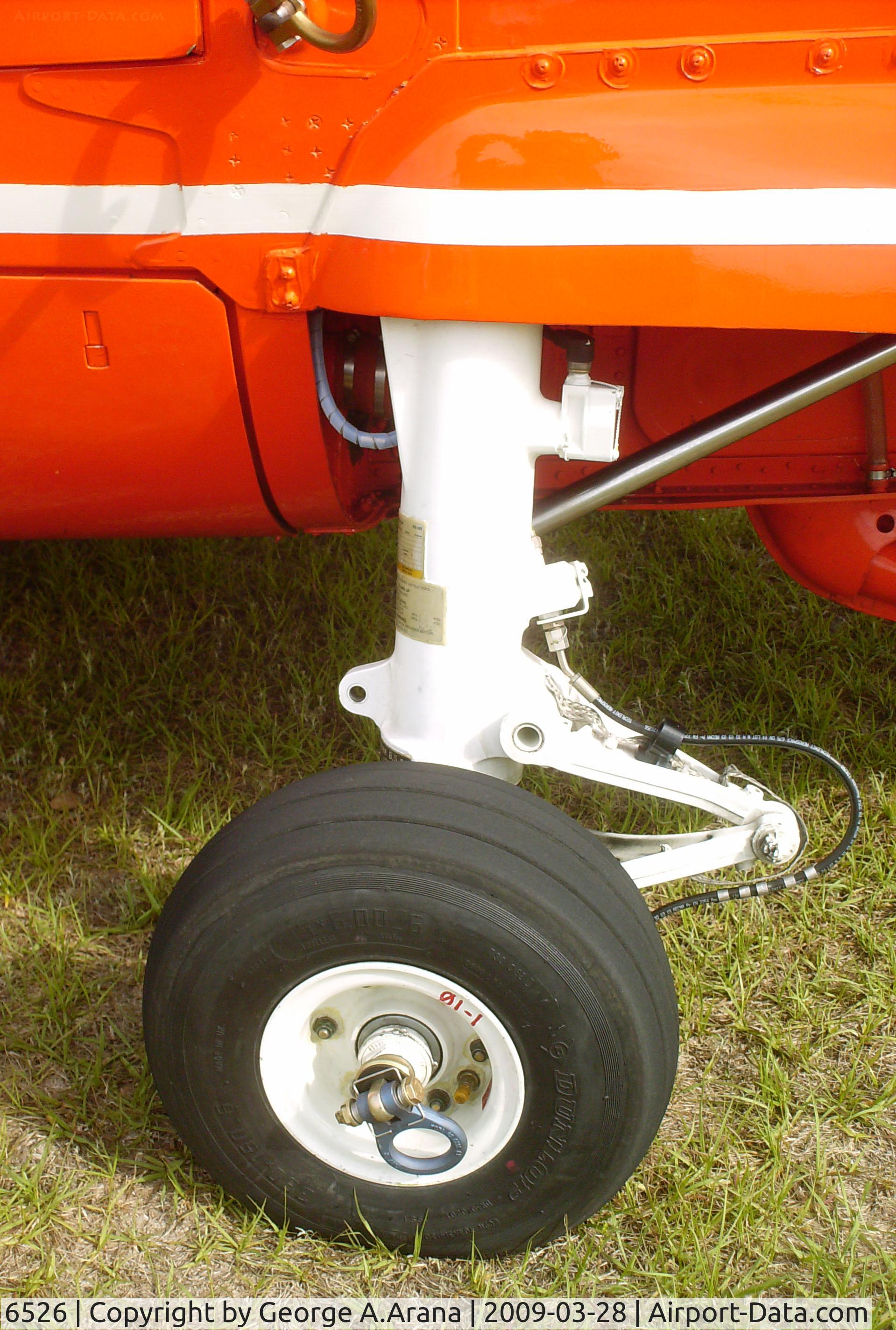 6526, Aerospatiale HH-65C Dolphin C/N 6044, Port main landing gear strut and tire