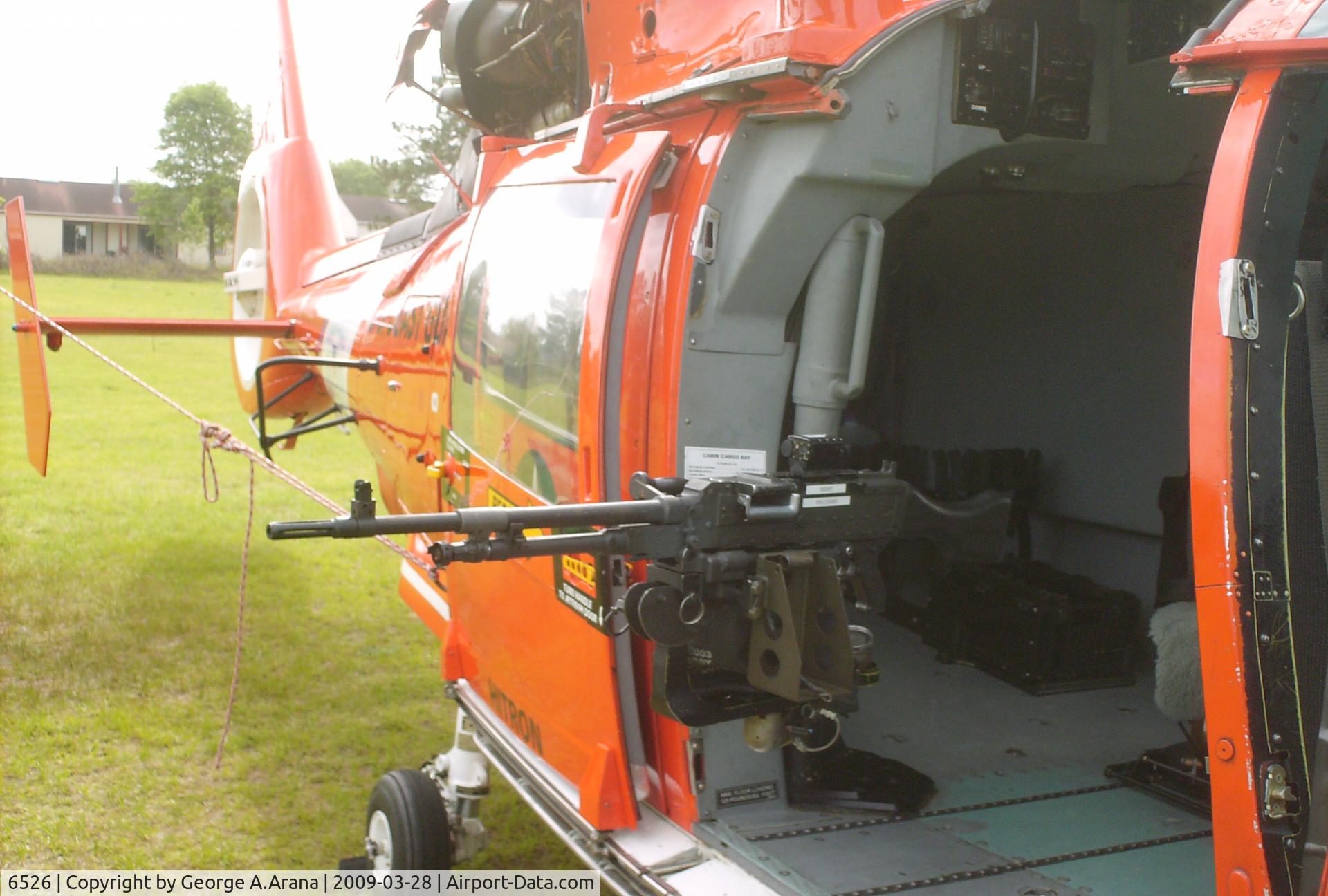 6526, Aerospatiale HH-65C Dolphin C/N 6044, Machine gun mounted in cabin