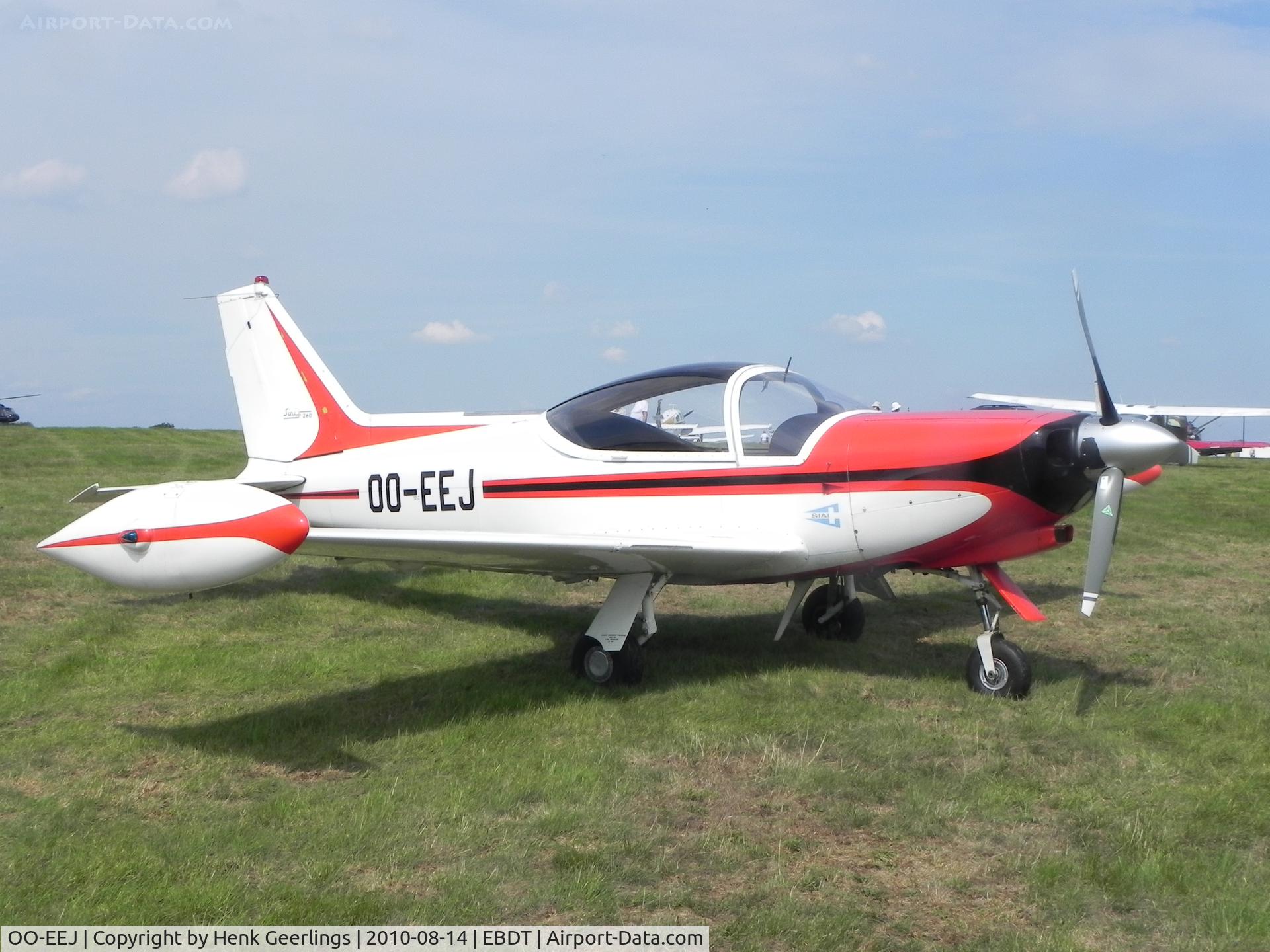 OO-EEJ, 1970 SIAI-Marchetti SF-260 C/N 2-41, Schaffen - Diest , Belgium. Oldtimer Fly- In August 2010