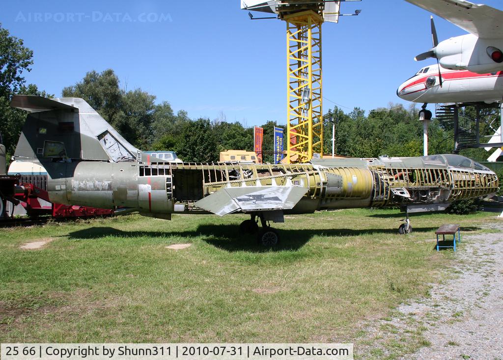 25 66, Lockheed F-104G Starfighter C/N 683-9012, S/n 9012 - Germany Air Force aircraft preserved inside Technik Museum Speyer