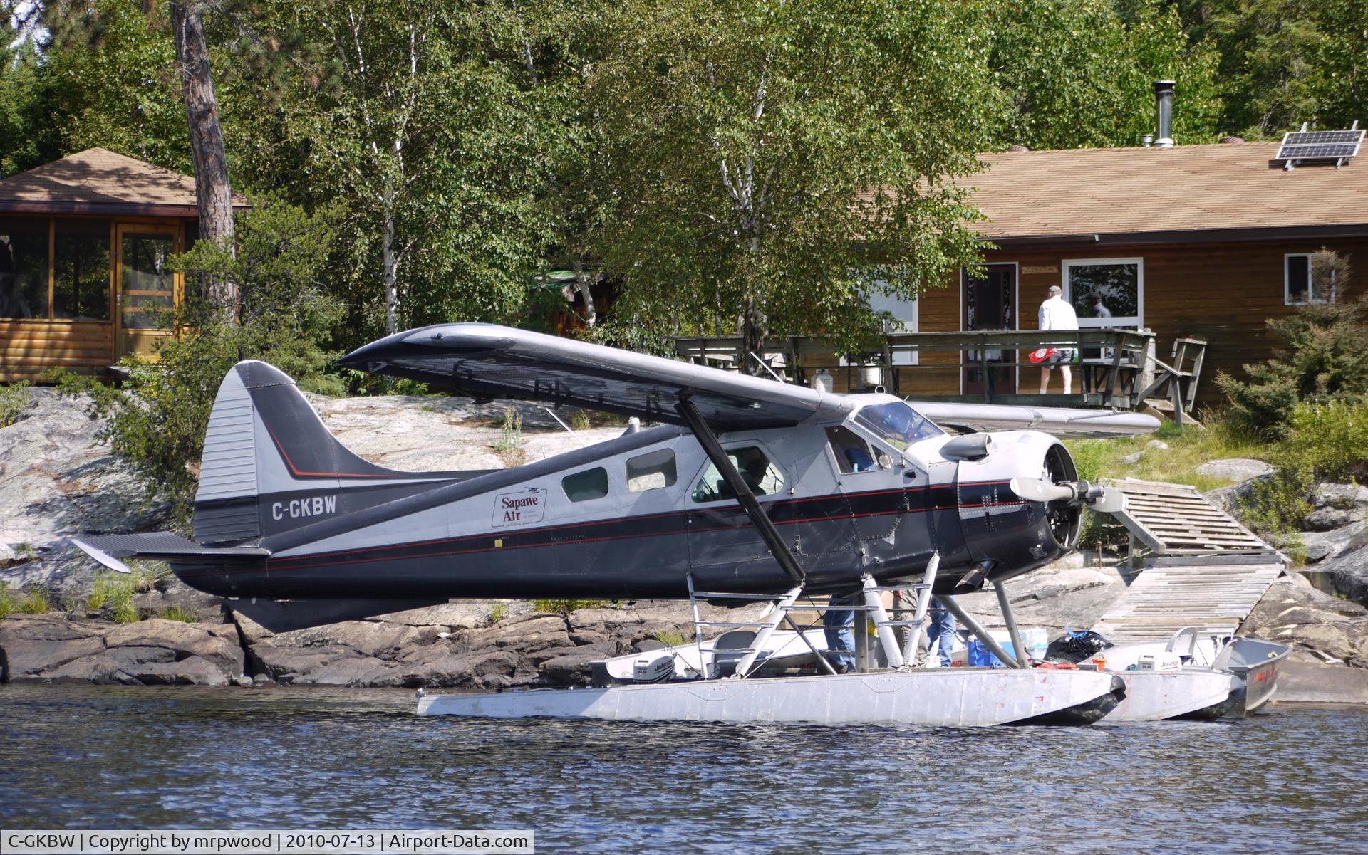 C-GKBW, 1952 De Havilland Canada DHC-2 Beaver Mk.1 C/N 310, C_GKBW at dock
