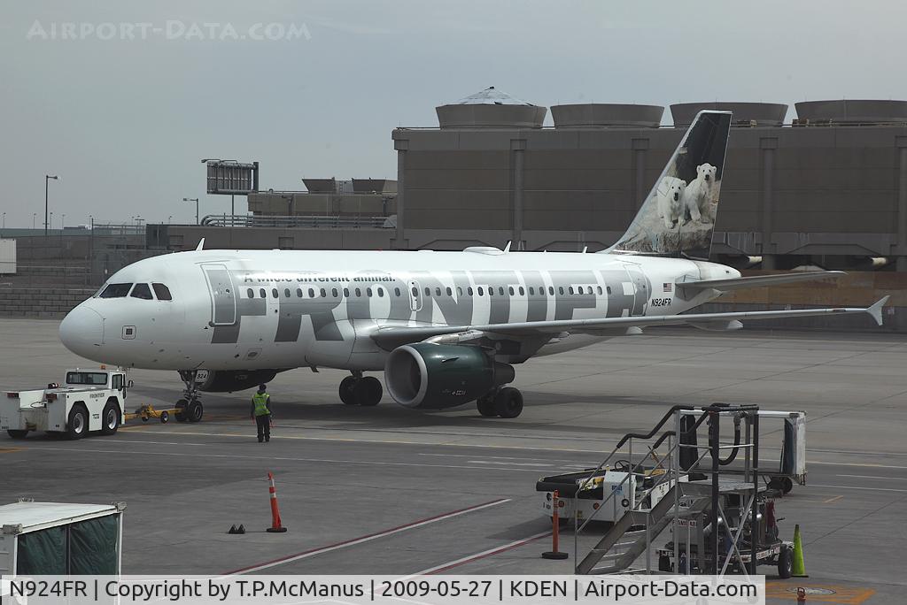 N924FR, 2003 Airbus A319-111 C/N 2030, Frontier A-319 pushing back from the gate at KDEN.