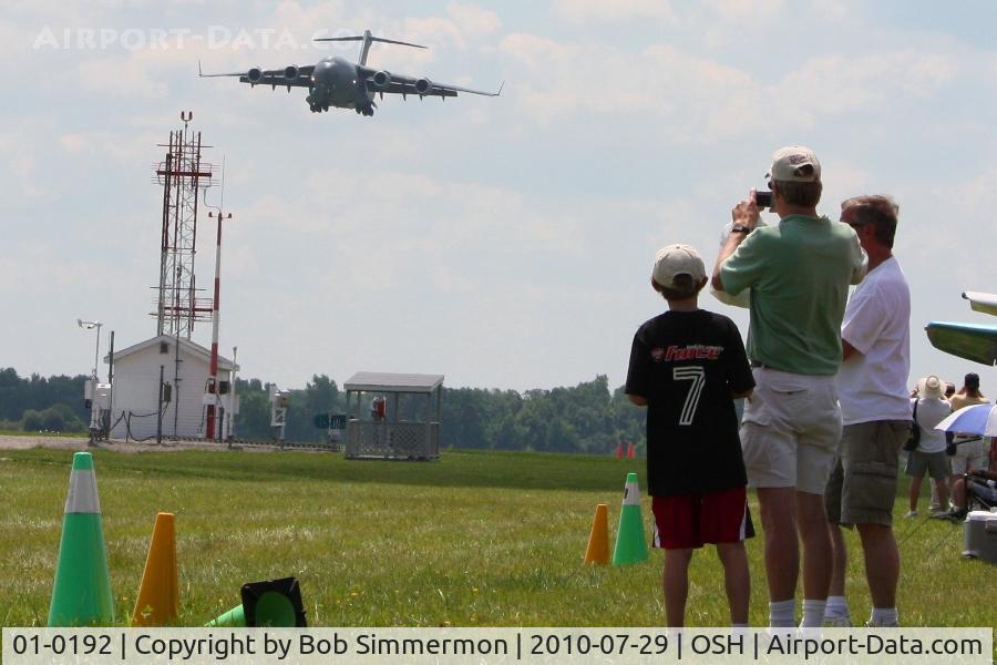 01-0192, 2001 Boeing C-17A Globemaster III C/N P-92, Arriving at Airventure 2010 - Oshkosh, Wisconsin