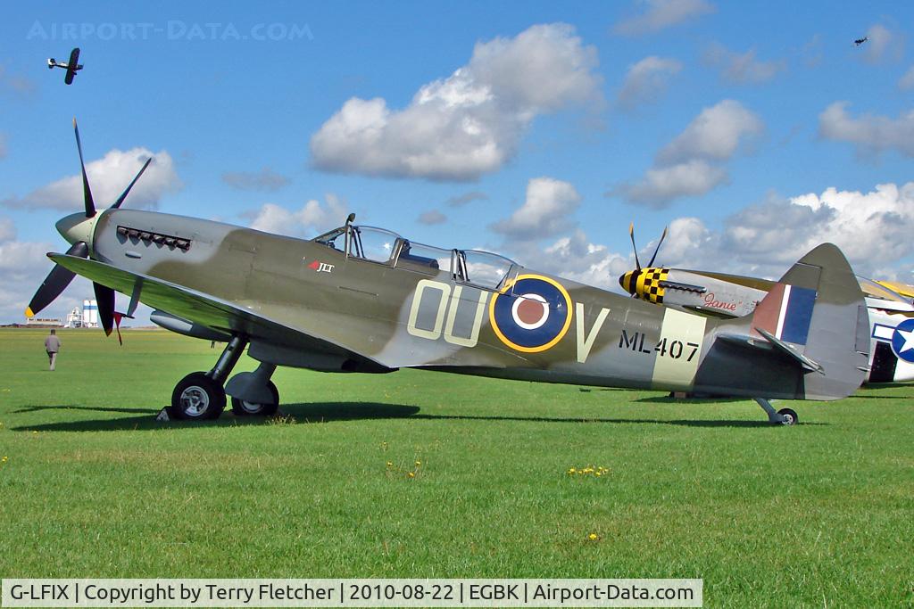 G-LFIX, 1944 Supermarine 509 Spitfire LF.IX (T.IX) C/N CBAF.8463, 1944 Vickers Supermarine Ltd SPITFIRE IXT, c/n: ML407 at 2010 Sywell Airshow