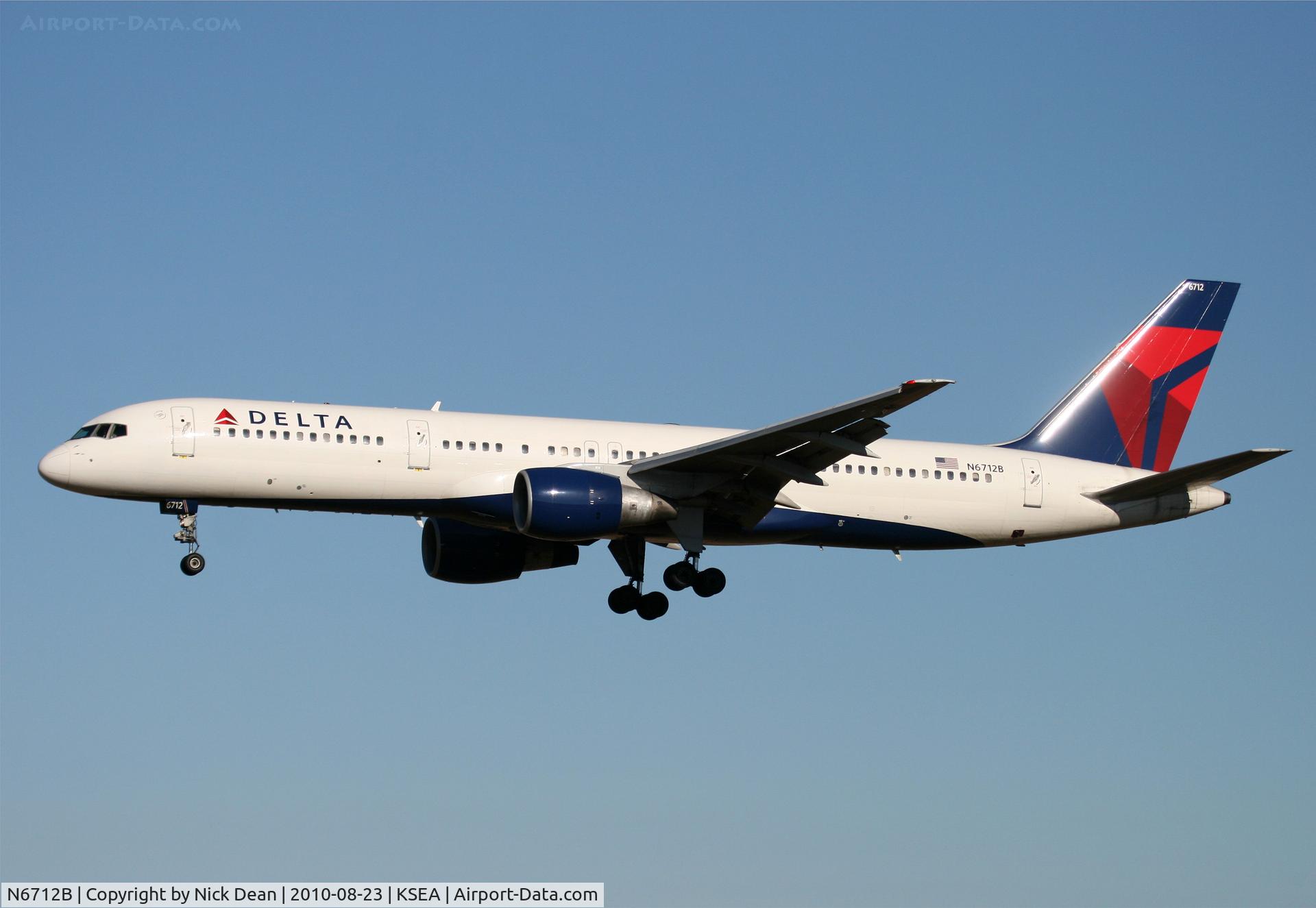 N6712B, 2000 Boeing 757-232 C/N 30484, KSEA