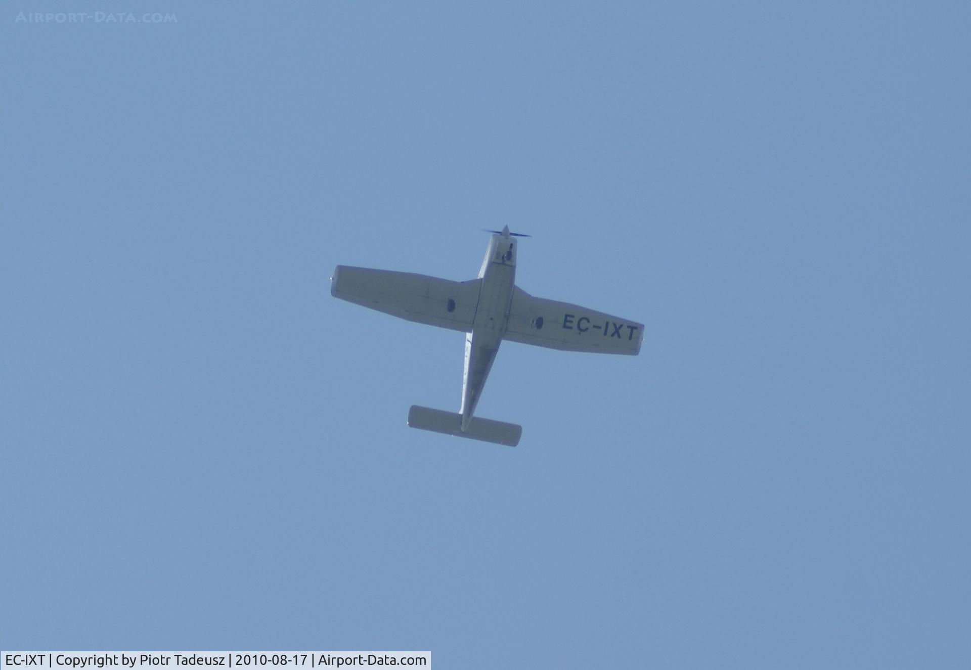 EC-IXT, 2004 Piper PA-28-161 C/N 2842205, Ebro Delta, Spain