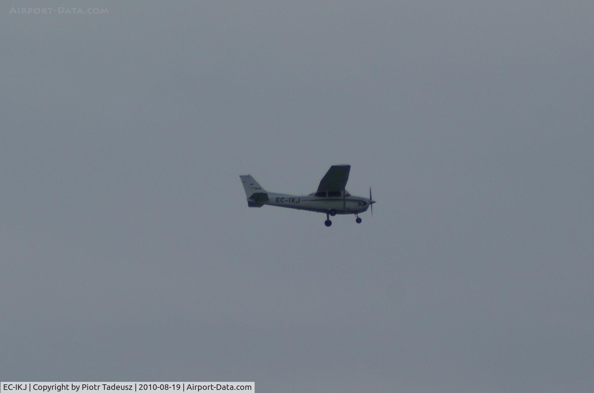 EC-IKJ, Cessna 172S SP C/N 172S8421, Ebro Delta, Spain