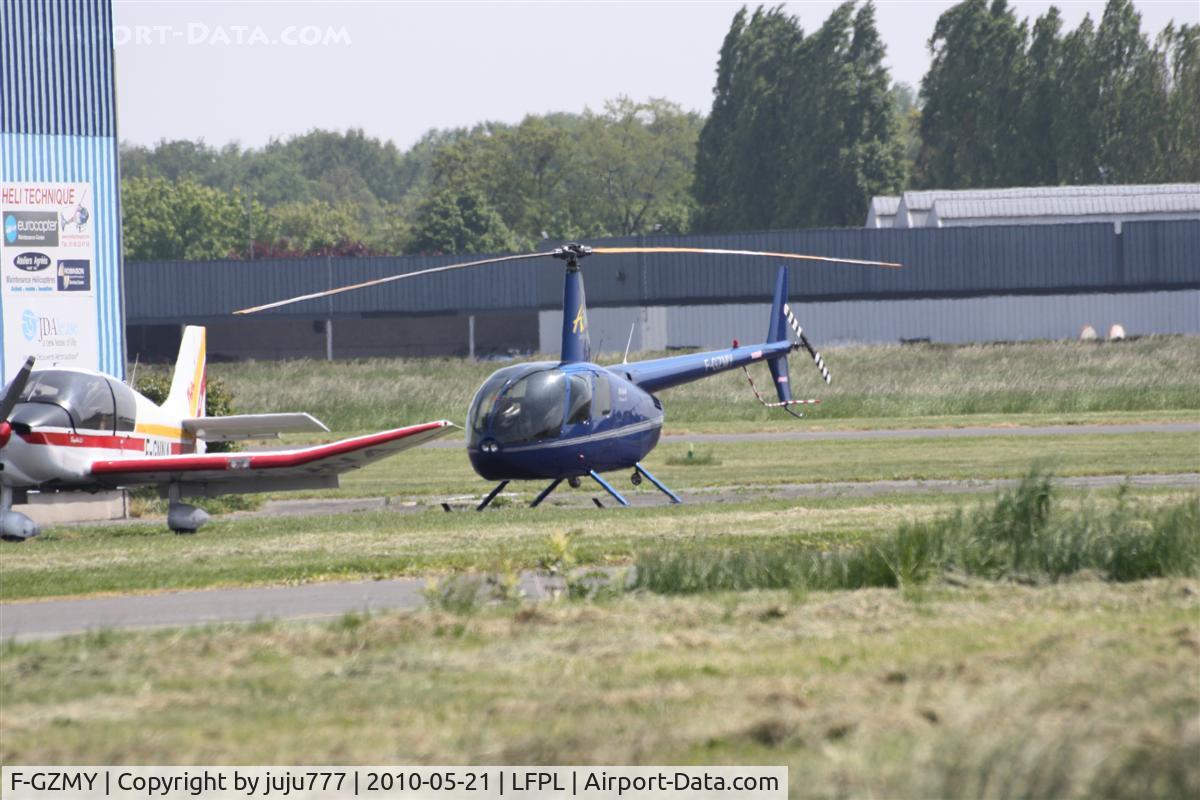 F-GZMY, 2006 Robinson R44  Raven II C/N 11484, at logne