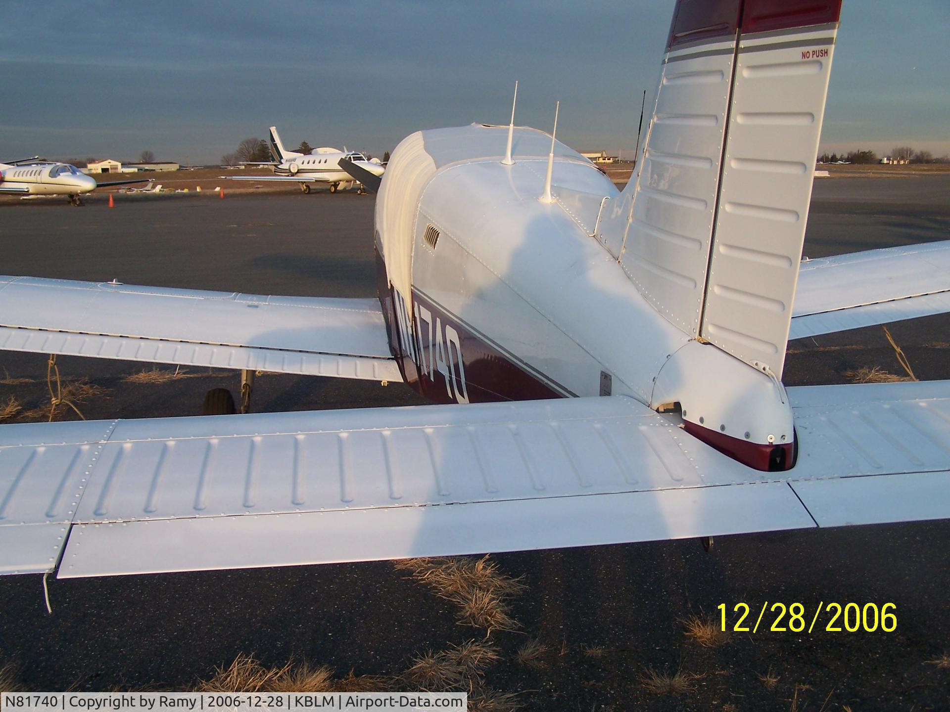 N81740, 1982 Piper PA-28-161 C/N 28-8216130, Tail Shot