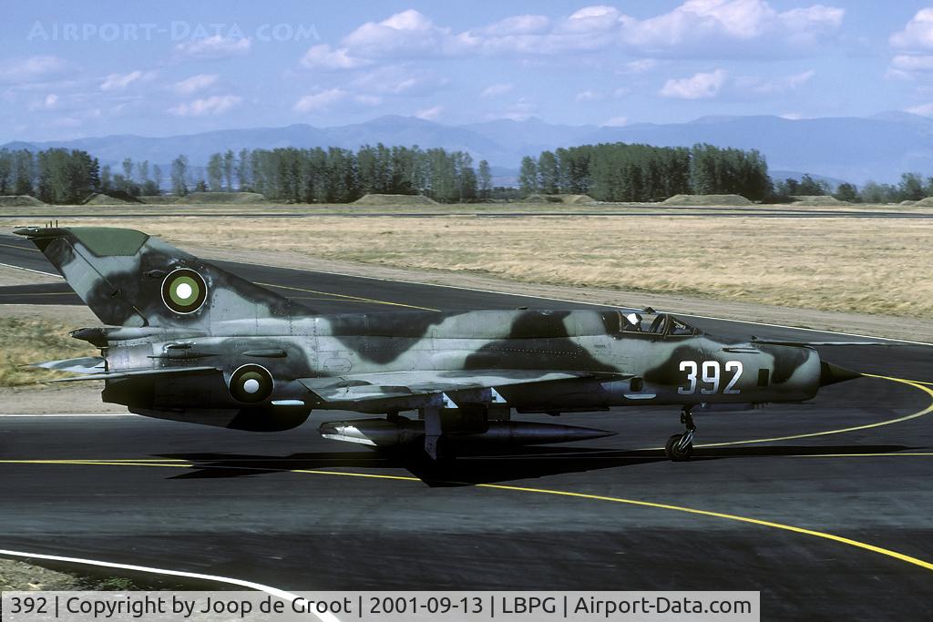 392, Mikoyan-Gurevich MiG-21bis C/N 75094392, During Co-operative Key 2001 this was a MiG-21 in this 'one off' colorscheme. Note also the non standard colors in the roundel.