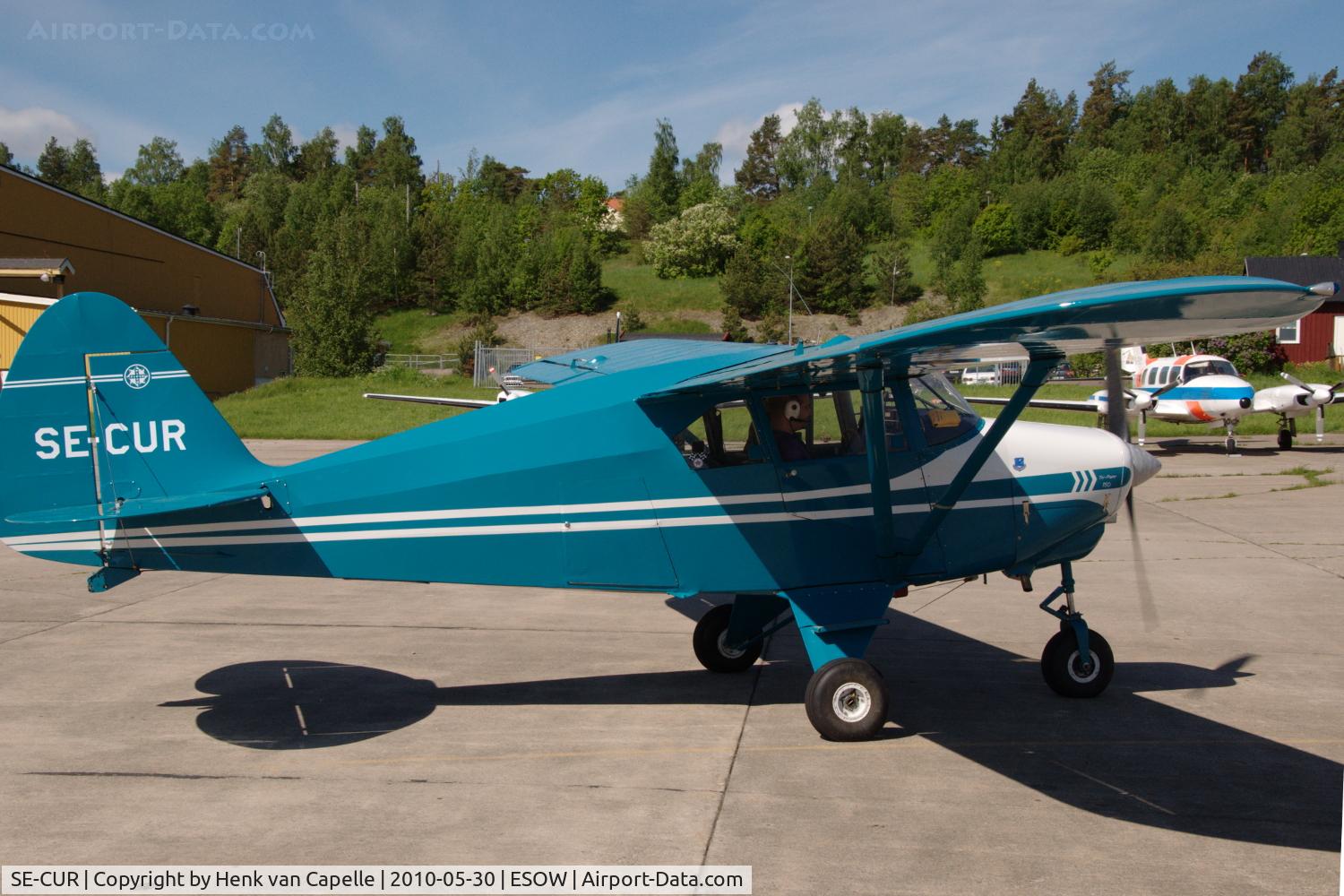 SE-CUR, 1960 Piper PA-22 Tri-Pacer 150 C/N 22-7453-1076, A Piper Tripacer has just flown in and taxies to its parking space at Västerås Hässlö airport, Sweden.
