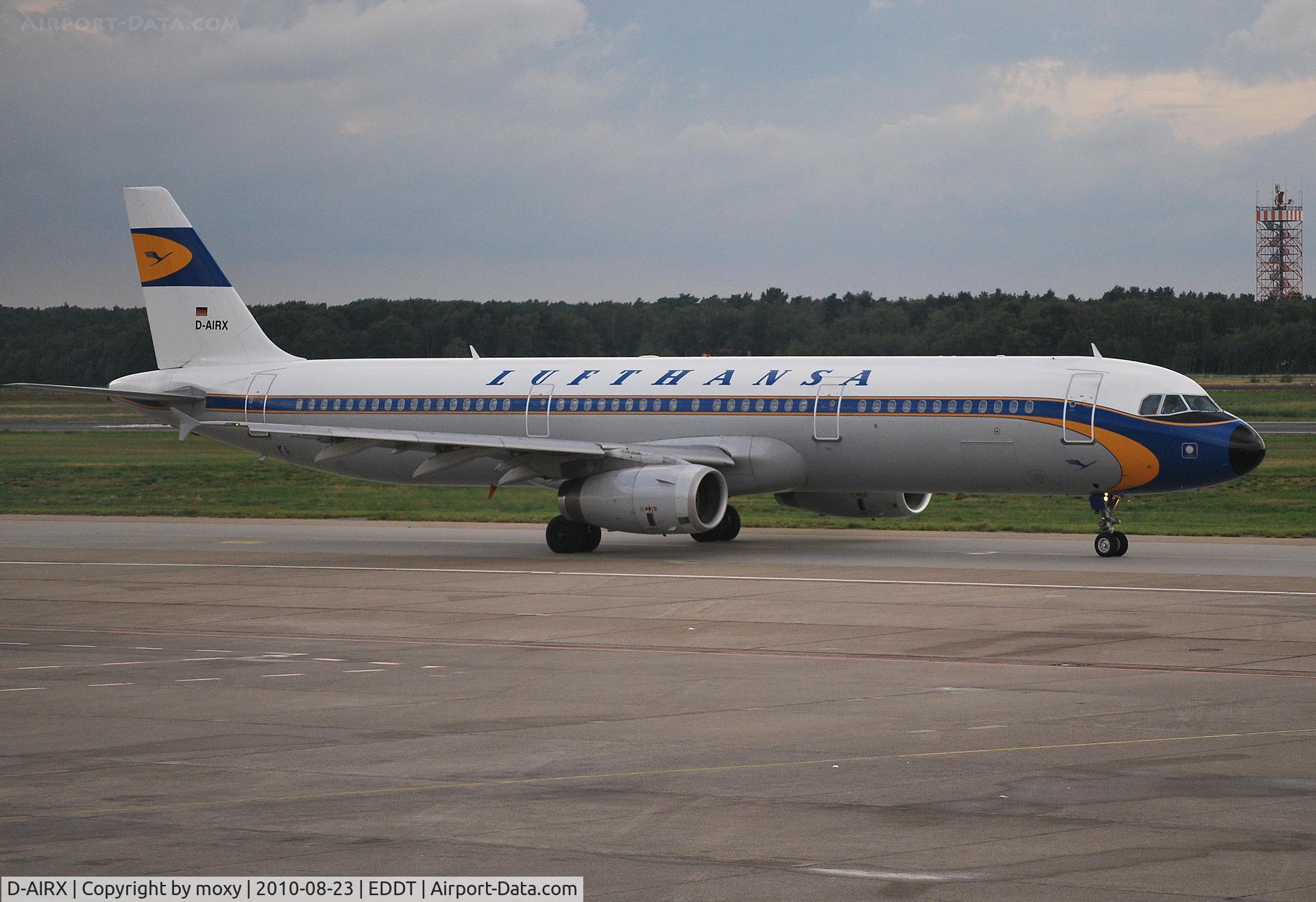 D-AIRX, 1998 Airbus A321-131 C/N 0887, Airbus A321-131 c/n 887 in Lufthansa retro scheme at Berlin-Tegel. Much better than the modern livery.
