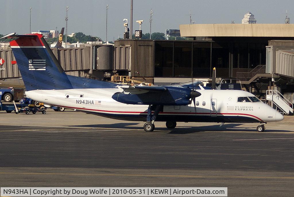 N943HA, 1989 Boeing DHC-8-102 C/N 167, Arriving at the terminal at Newark Liberty.