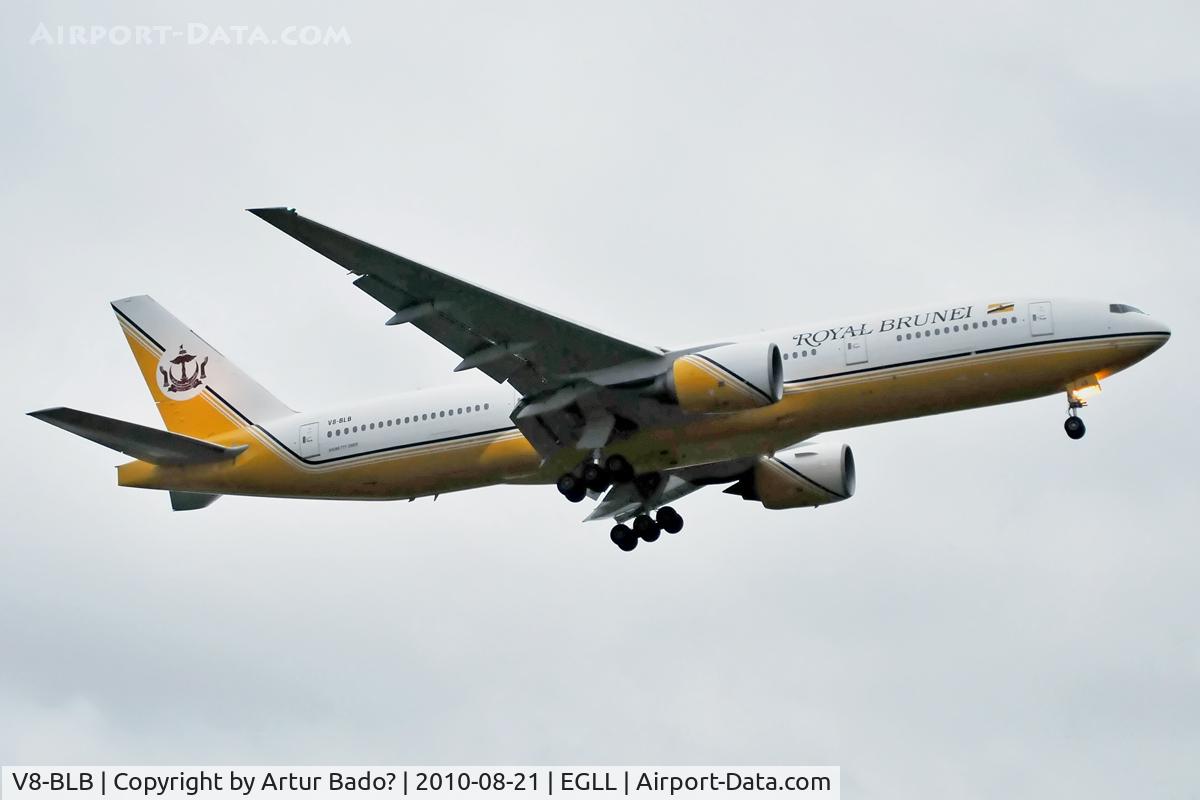 V8-BLB, 2002 Boeing 777-212/ER C/N 30872, Royal Brunei