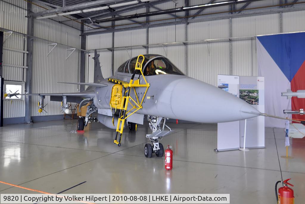 9820, 2005 Saab JAS-39D Gripen C/N 39820, JAS39D
