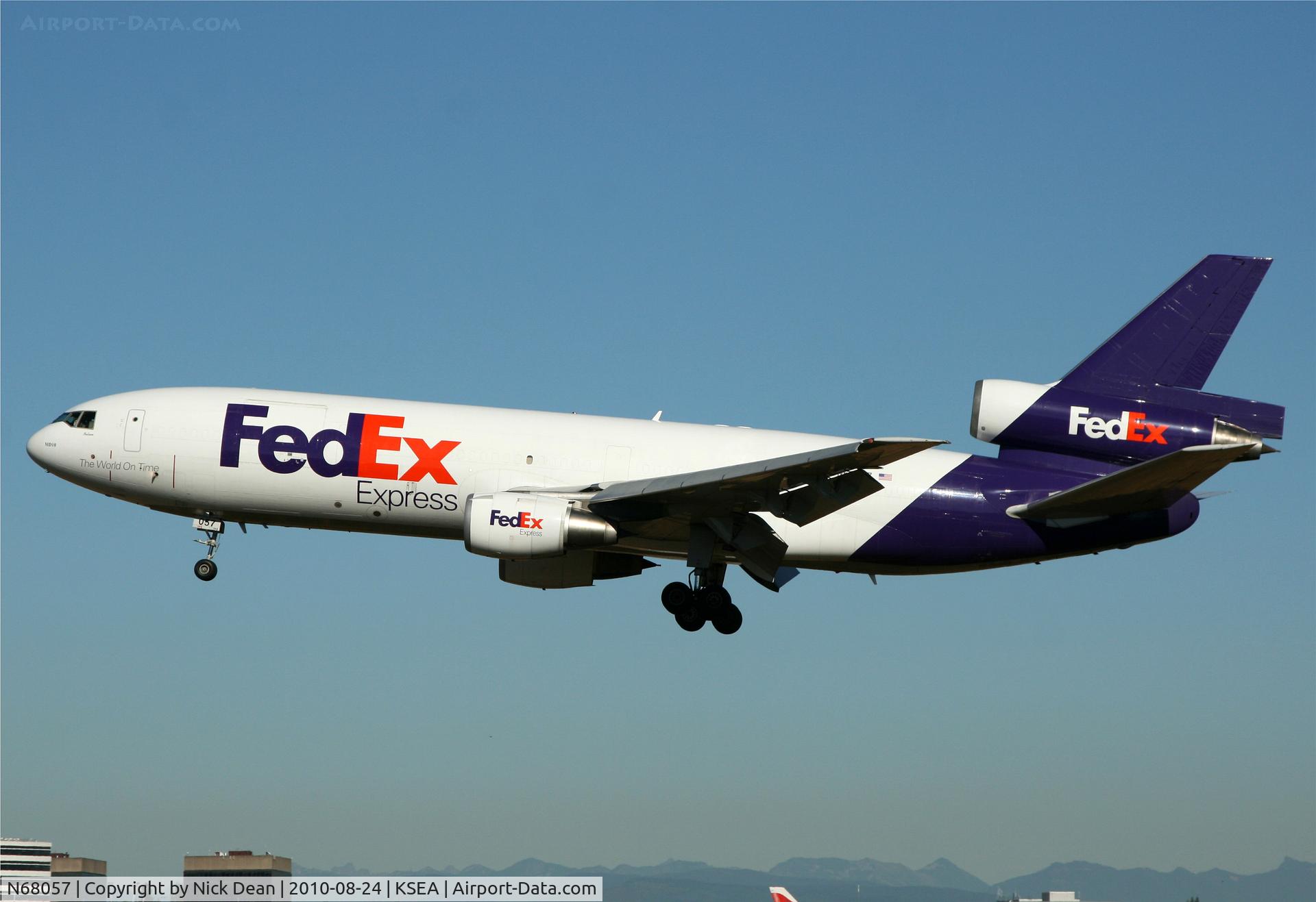 N68057, 1982 McDonnell Douglas MD-10-10F C/N 48264, KSEA