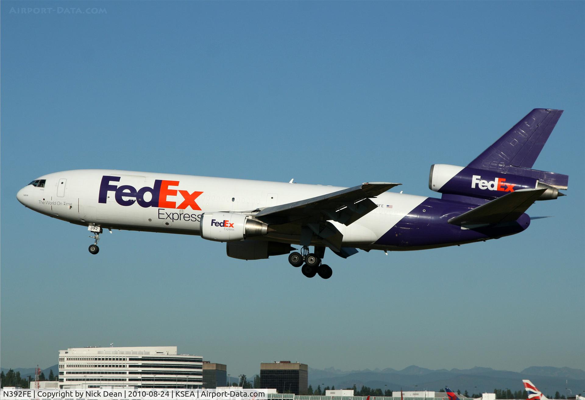 N392FE, 1975 McDonnell Douglas MD-10-10F C/N 46626, KSEA