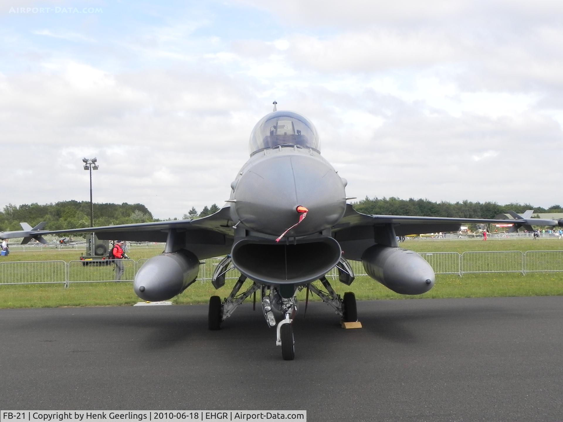 FB-21, General Dynamics F-16B Fighting Falcon C/N 6J-21, Dutch AF Open Day at Gilze Rijen AFB