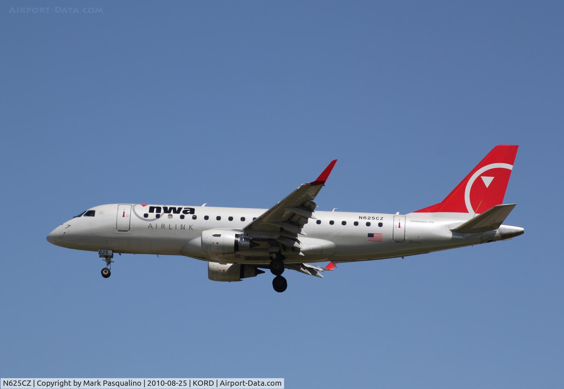 N625CZ, 2008 Embraer 175LR (ERJ-170-200LR) C/N 17000225, ERJ 170-200 LR