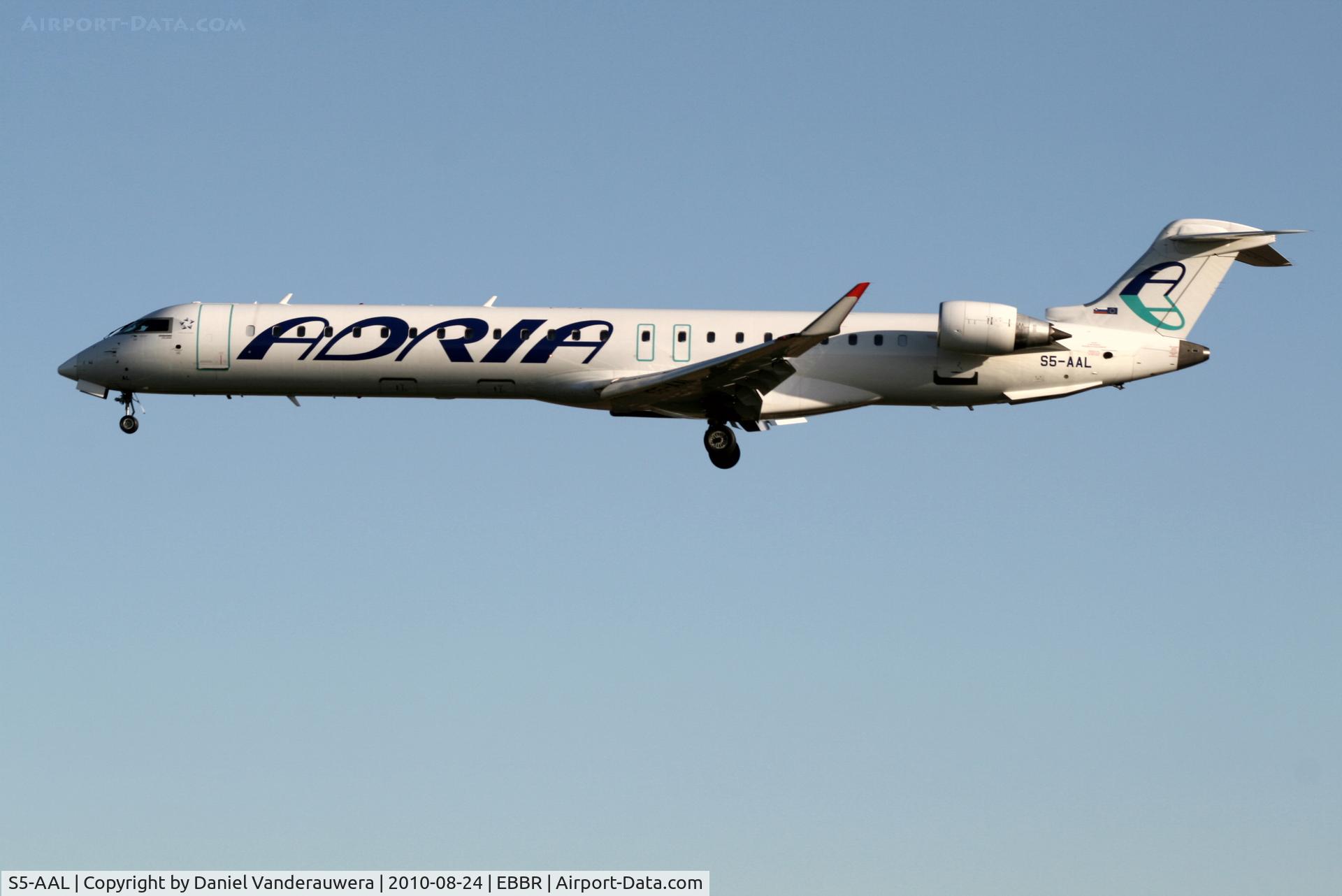 S5-AAL, 2007 Bombardier CRJ-900LR (CL-600-2D24) C/N 15129, Arrival of flight JP376 to RWY 25L  (now with Star Alliance)