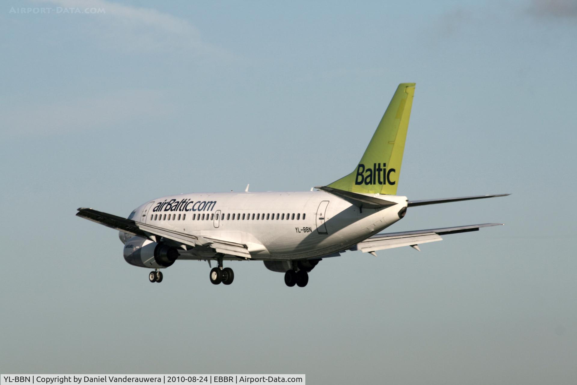 YL-BBN, 1992 Boeing 737-522 C/N 26683, Flight BT601 is descending to RWY 25L