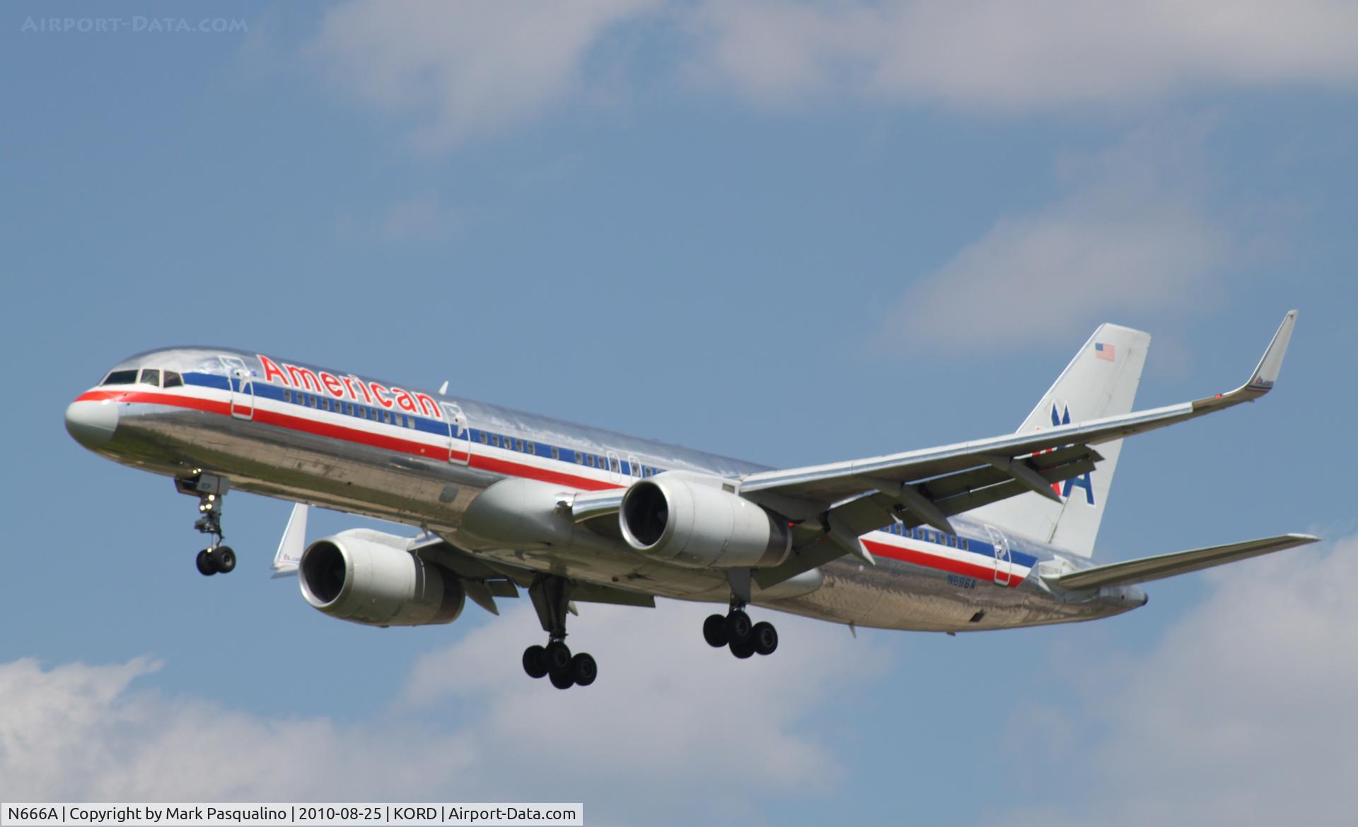 N666A, 1992 Boeing 757-223 C/N 25300, Boeing 757-200