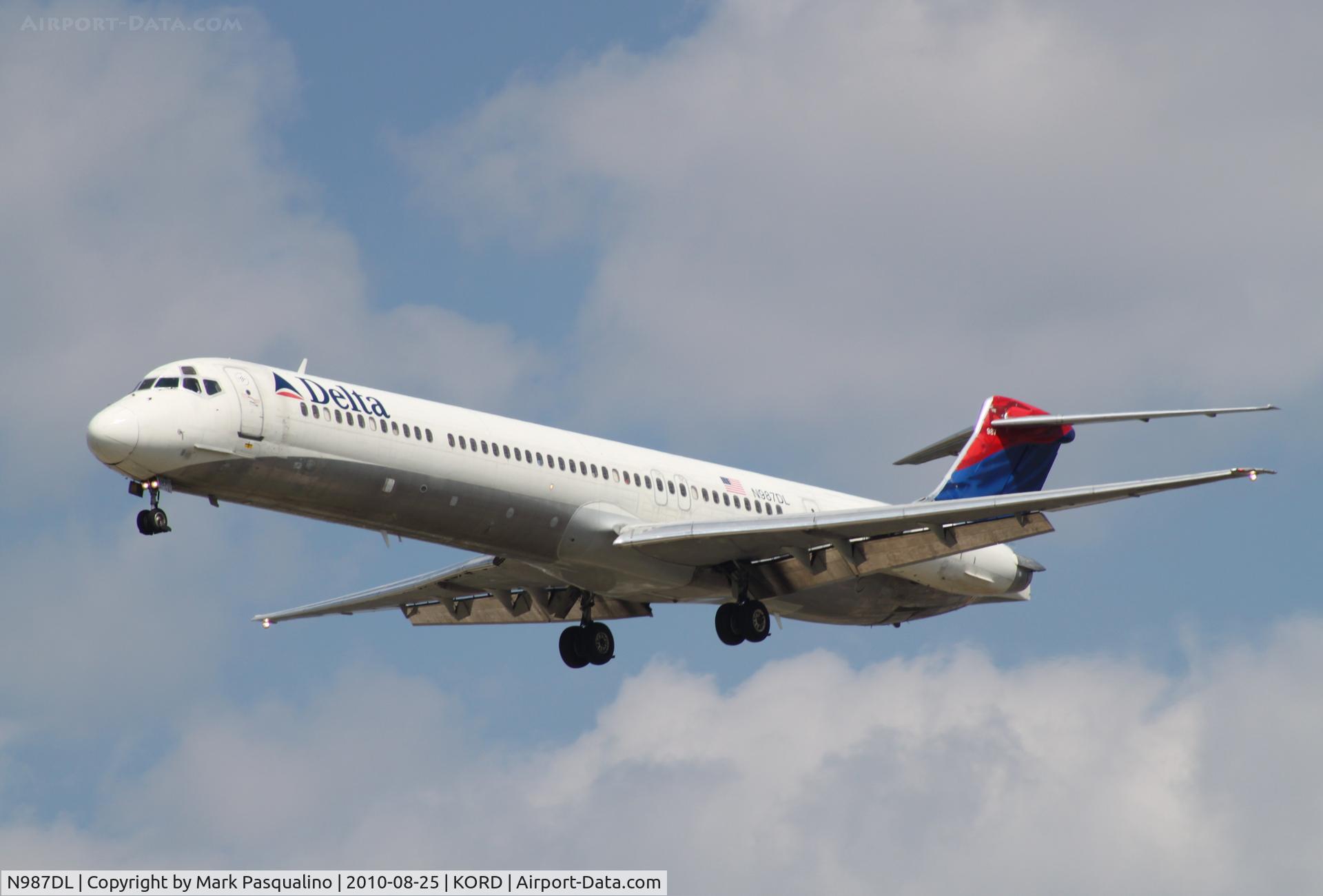 N987DL, 1991 McDonnell Douglas MD-88 C/N 53338, MD-88