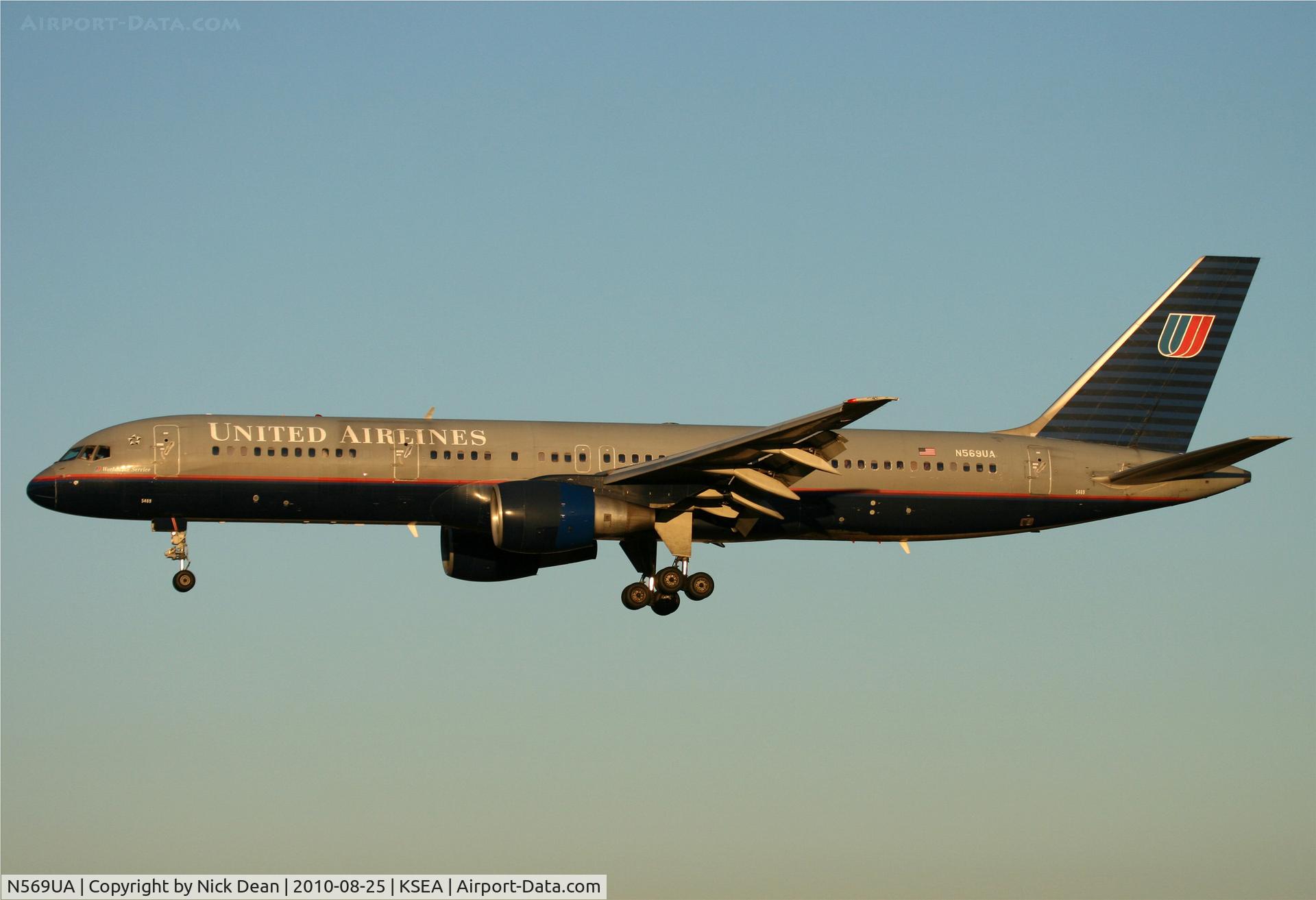 N569UA, 1992 Boeing 757-222 C/N 26677, KSEA UA905 arriving on 34L from KORD