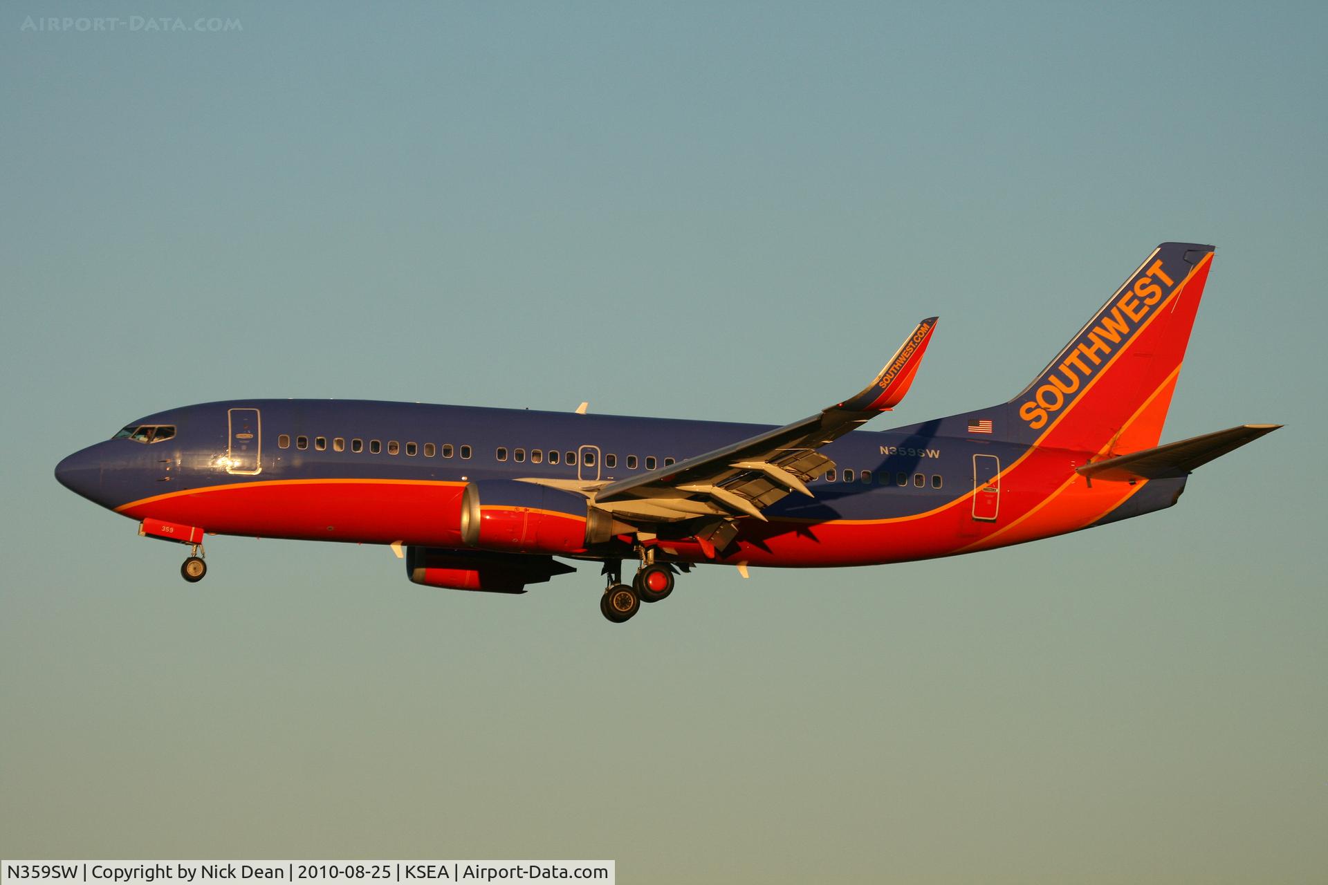 N359SW, 1992 Boeing 737-3H4 C/N 26596, KSEA