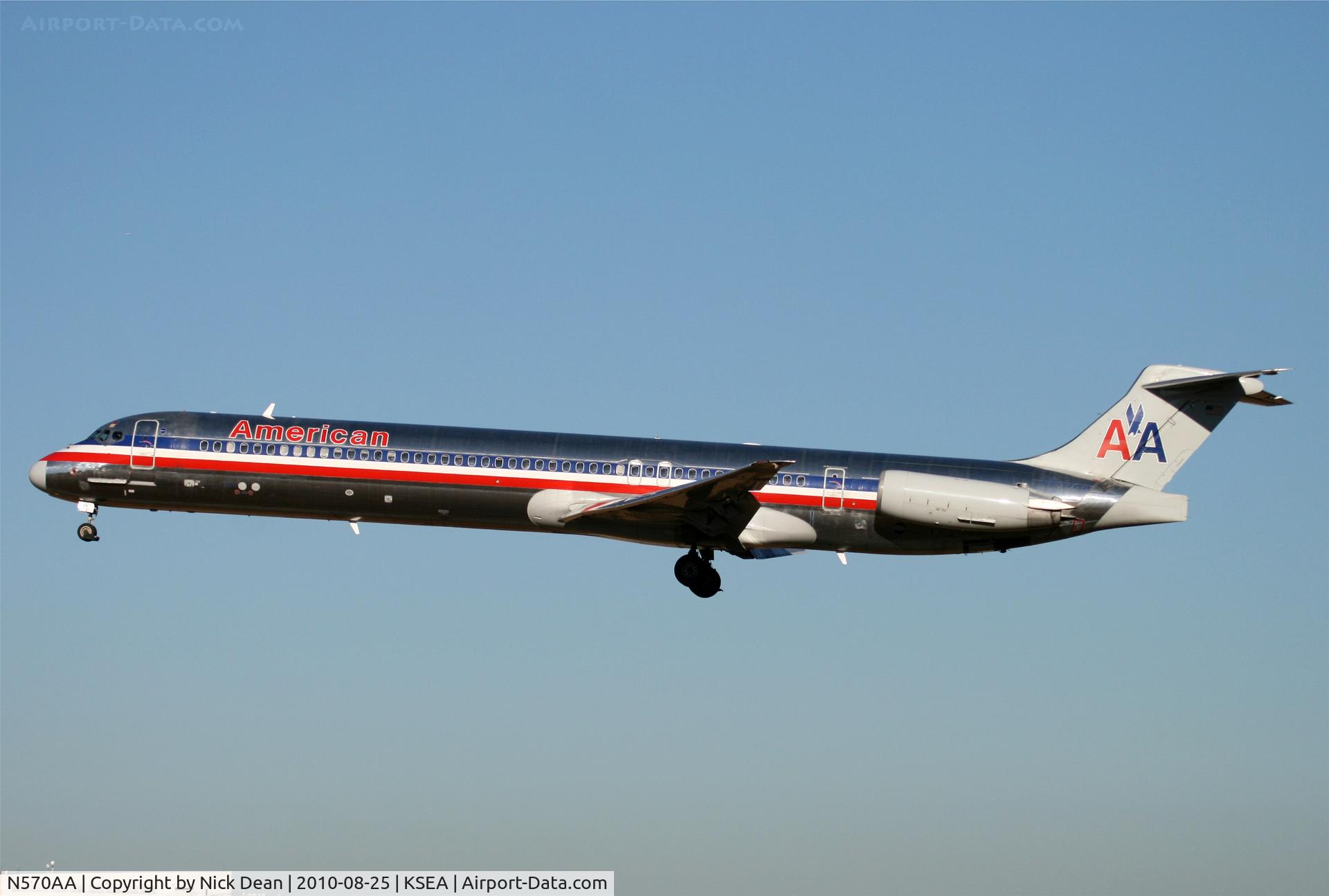 N570AA, 1987 McDonnell Douglas MD-83 (DC-9-83) C/N 49352, KSEA