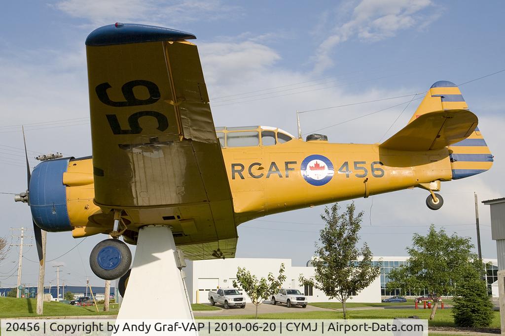 20456, Canadian Car & Foundry T-6 Harvard Mk.4 C/N CCF4-247, Canada - Air Force