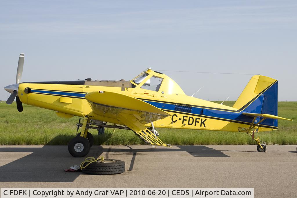 C-FDFK, 2005 Air Tractor AT-502B C/N 502B-2592, Kinniburgh Spray Service AT-502