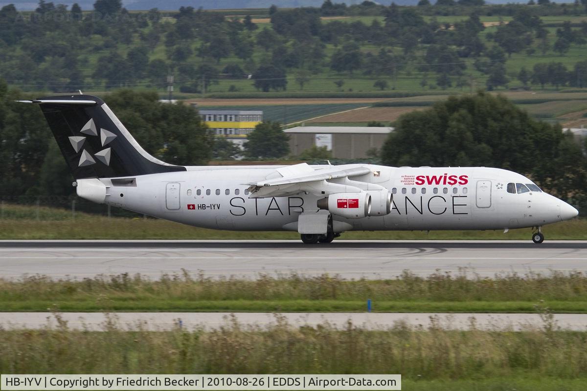 HB-IYV, 2000 British Aerospace Avro 146-RJ100 C/N E3377, departure via RW25
