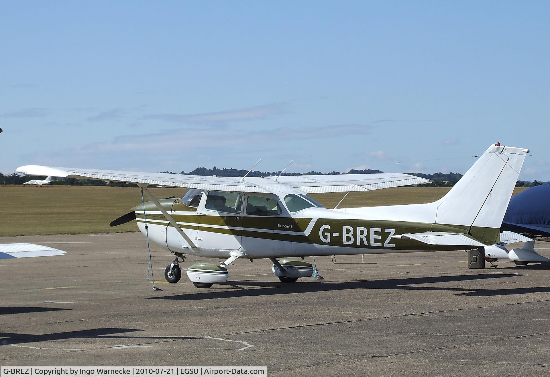 G-BREZ, 1976 Cessna 172M Skyhawk C/N 172-66742, Cessna 172M Skyhawk II at Duxford airfield