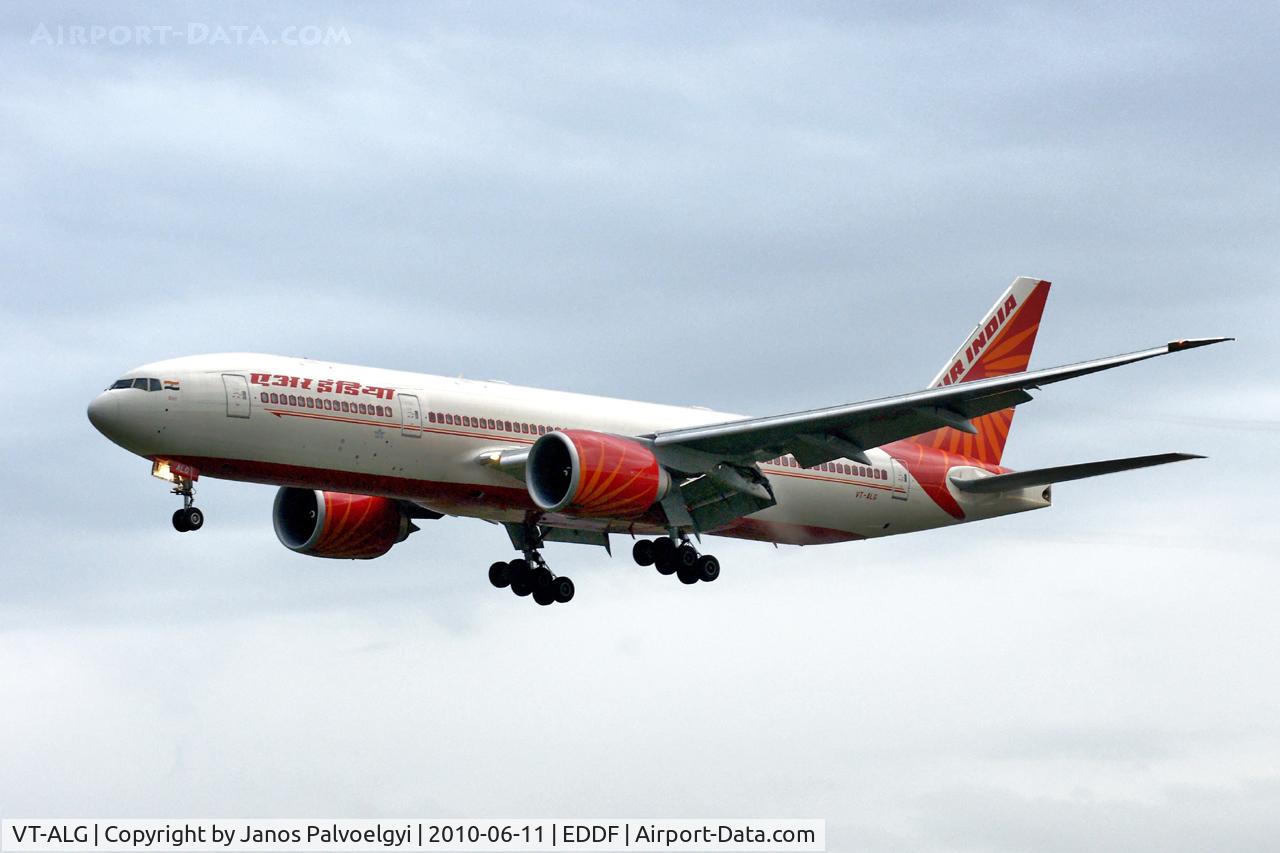 VT-ALG, 2009 Boeing 777-237/LR C/N 36306, Air India Boeing B777-237/LR to approach on RWY25L inFRA/EDDF