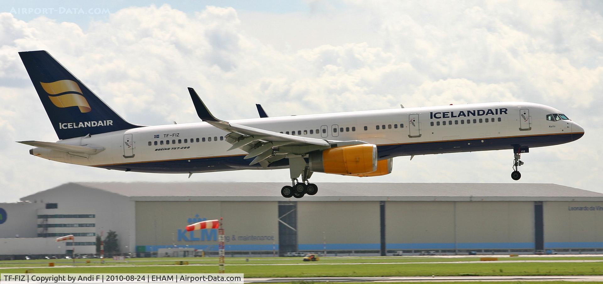 TF-FIZ, 2000 Boeing 757-256 C/N 30052, -