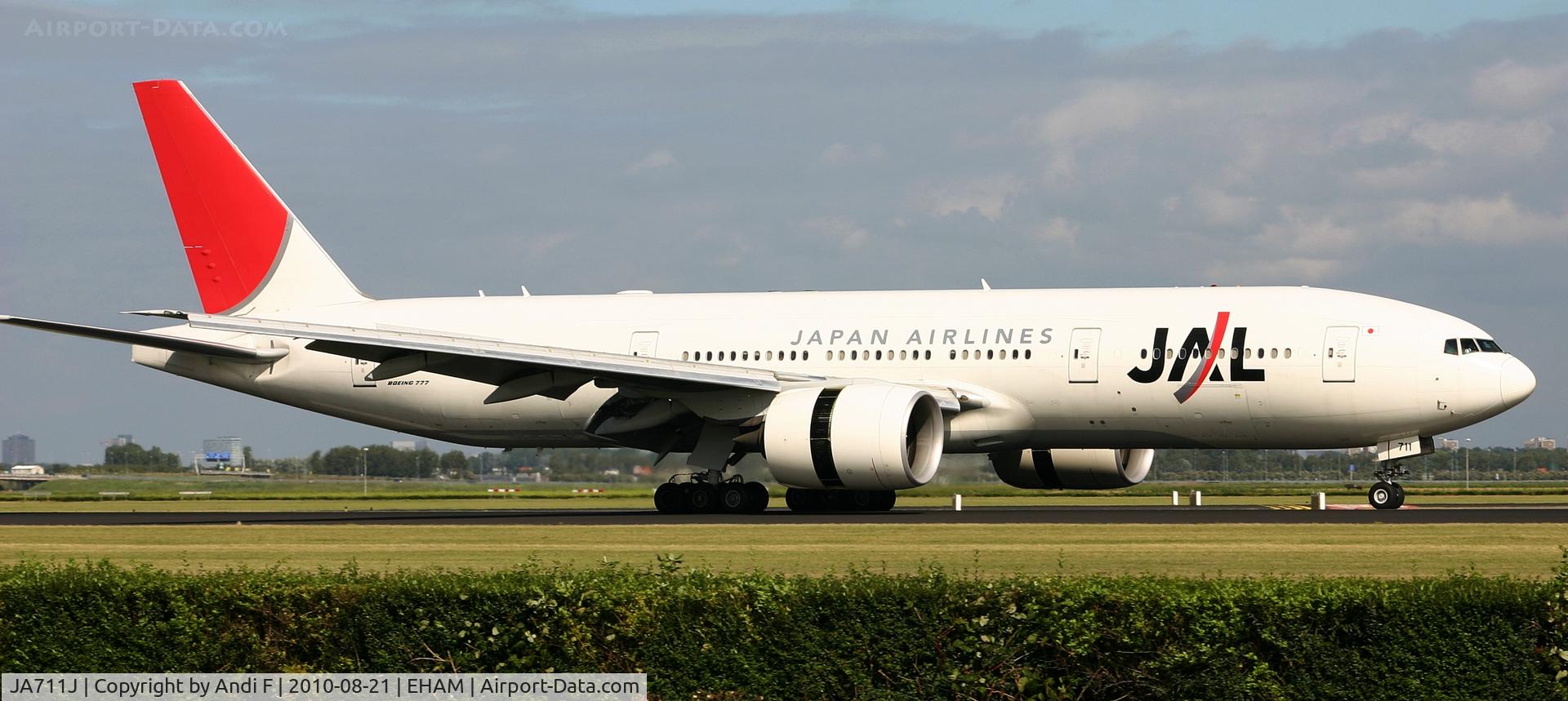 JA711J, 2005 Boeing 777-246/ER C/N 33396, -