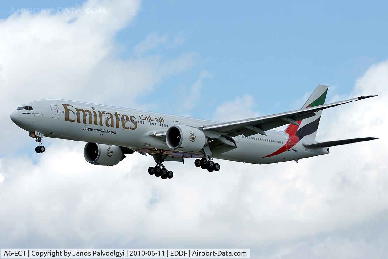 A6-ECT, 2009 Boeing 777-31H/ER C/N 35591, Emirates Boeing B777-31H/ER to approach on RWY25L in FRA/EDDF