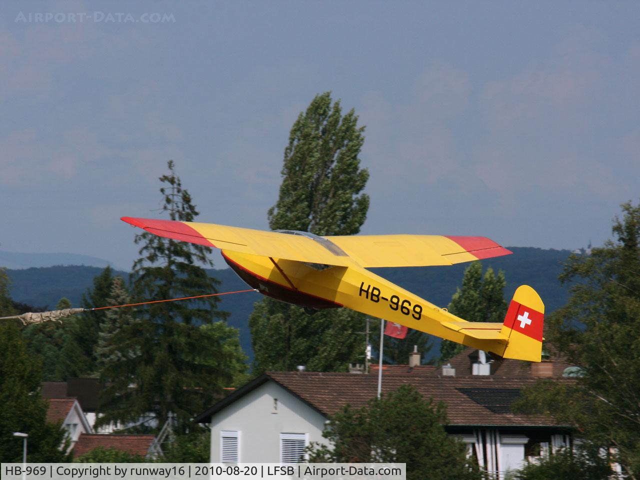 HB-969, 1963 Schleicher Ka-4 Rhonlerche II C/N 3031, it is a beautifull friday without any clouds - a perfect glyder week-end