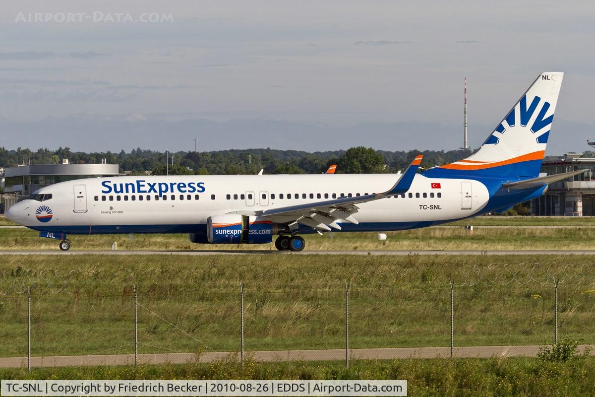 TC-SNL, 2005 Boeing 737-86N C/N 34251, decelerating after touchdown